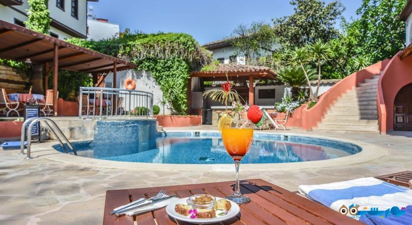 بار کنار استخر روباز هتل